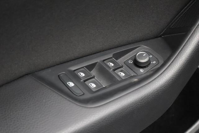 Volkswagen PASSAT 1.4 TSI PHEV GTE Business 218pk | ACC | LED | Virtual Cockpit