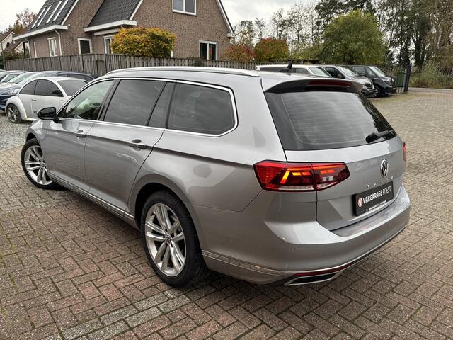 Volkswagen PASSAT Variant 1.5 TSI Automaat Elegance Business R Full LED / Navigatie / Sport interieur