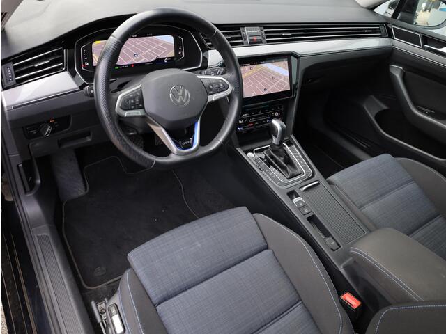 Volkswagen PASSAT Variant GTE 1.4 TSI PHEV 218PK | Panodak | 360° | Virtual | Keyless | IQ Light Matrix LED | Trekhaak | Elektrische kofferklep |