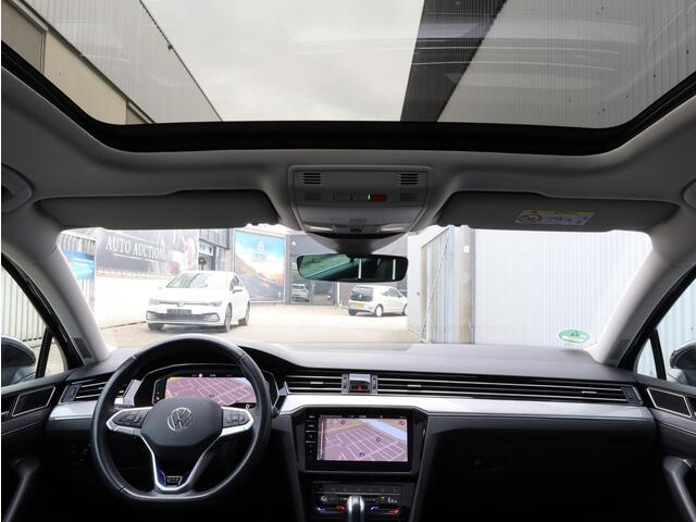 Volkswagen PASSAT Variant GTE 1.4 TSI PHEV 218PK | Panodak | 360° | Virtual | Keyless | IQ Light Matrix LED | Trekhaak | Elektrische kofferklep |