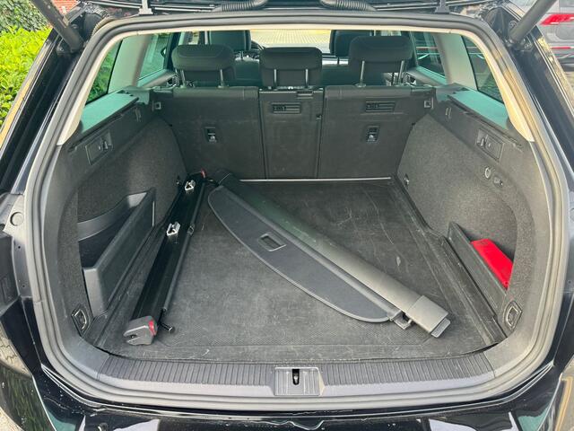 Volkswagen PASSAT Variant 1.4 TSI PHEV GTE Business pano, trekhaak, camera, stoelverw