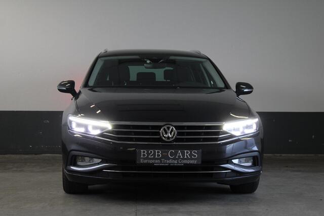 Volkswagen PASSAT Variant 1.5 TSI Business Navi - Matrix LED - Stoelverwarming - Trekhaak