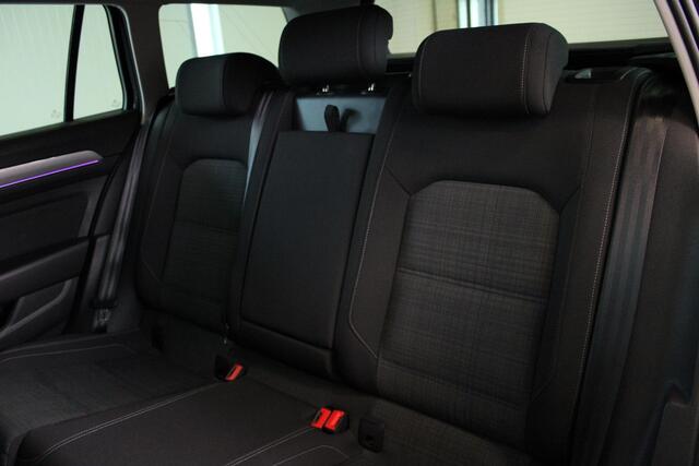 Volkswagen PASSAT Variant 1.5 TSI Business Navi - Matrix LED - Stoelverwarming - Trekhaak