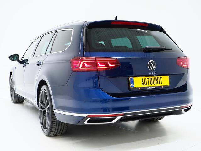 Volkswagen PASSAT Variant 1.4 TSI PHEV GTE R-Line | Panoramadak | Trekhaak | Massage | Adaptive Cruise | Camera | Carplay