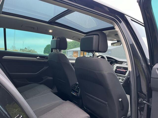 Volkswagen PASSAT Variant 1.5 TSI Comfortline Business ACC DSG PANO