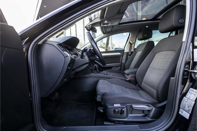 Volkswagen PASSAT Variant 1.5 TSI Comfort Business | Pano | Camera | Trekhaak