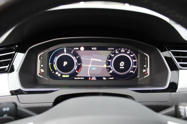 Volkswagen PASSAT Variant GTE | Black style | Leder | 19 inch | IQ-Light | Virtual cockpit
