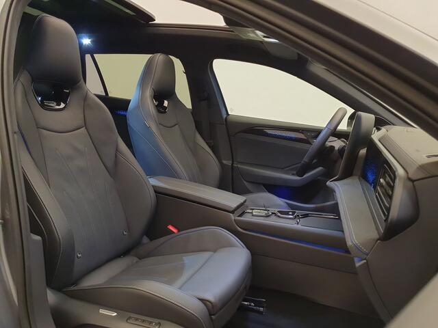 Volkswagen PASSAT Variant 1.5 eHybrid 272pk DSG/AUT R-Line Wegklapbare trekhaak, Panoramadak, Harman/Kardon, Leder