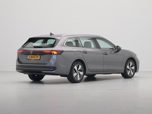 Volkswagen PASSAT Variant 1.5 eTSI 150pk Business Trekhaak Navigatie Camera Acc ARGON 112