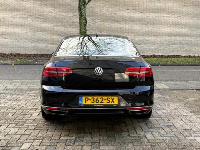 Volkswagen PASSAT 1.4 TSI GTE Highline Leer Automaat Camera