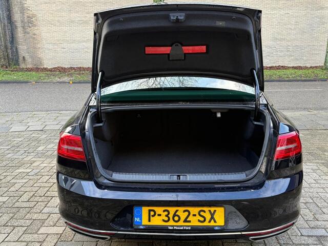 Volkswagen PASSAT 1.4 TSI GTE Highline Leer Automaat Camera