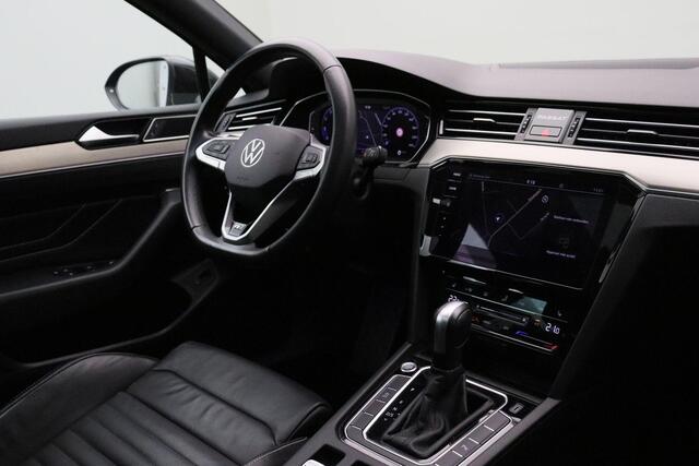 Volkswagen PASSAT 2.0 TSI R-Line Business + 2020 | Navigatie | Adaptive Cruise Control | Achteruitrij Camera | App Connect | 2 Sleutels | Nationale Autopas NAP | Boekjes | Multifunctioneel Stuurwiel | Digitaal Dashboard