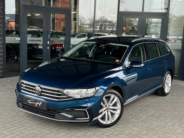 Volkswagen PASSAT VARIANT 1.4 TSI PHEV GTE - PANO - HEAD UP - CAMERA Copy