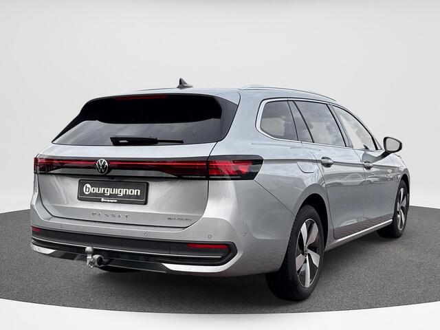 Volkswagen PASSAT Variant 1.5 eHybrid Business | Trekhaak | ACC | HUD | Stoelverwarming |