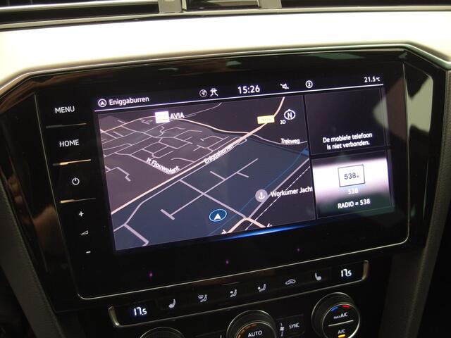 Volkswagen PASSAT Variant 1.5 TSI Elegance Business R FACELIFT / R-LINE / AUTOMAAT / GR NAVI / TREKHAAK / STOELVERW / CAMERA / FULL LED / NL-AUTO