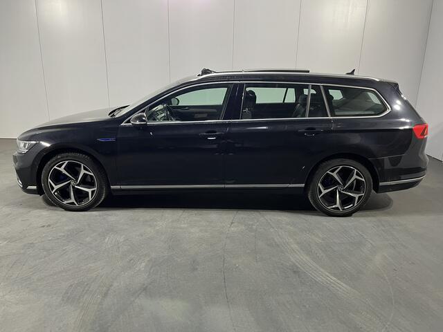 Volkswagen PASSAT Variant 1.4 TSI PHEV GTE Business / AUTOMAAT/ PANO/ TREKHAAK/ APP-CONNECT/ STOELVERWARM./ KEYLESS/ PARK. SENSOREN + CAMERA/ LED/ CLIMA/ NAVI/ ADAPT. CRUISE/ 18'' LMV