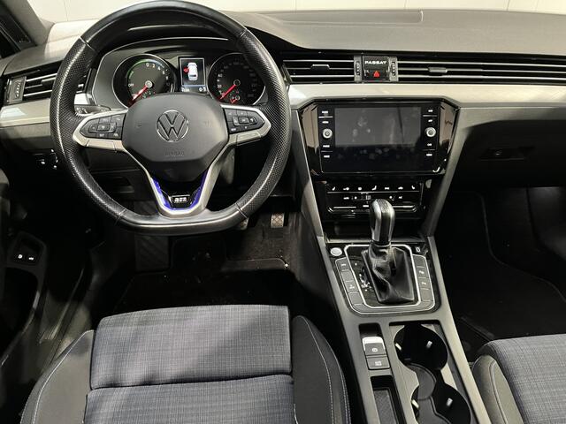 Volkswagen PASSAT Variant 1.4 TSI PHEV GTE Business / AUTOMAAT/ PANO/ TREKHAAK/ APP-CONNECT/ STOELVERWARM./ KEYLESS/ PARK. SENSOREN + CAMERA/ LED/ CLIMA/ NAVI/ ADAPT. CRUISE/ 18'' LMV