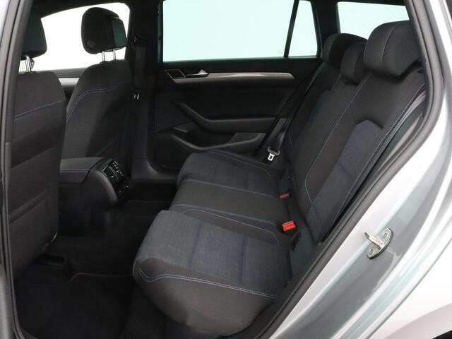 Volkswagen PASSAT 1.4 TSI GTE | Standkachel | Adaptive cruise | Stoelverwarming | Camera | Matrix LED | Carplay | Side Assist | Massage | PDC | Navigatie | PHEV | Plug In