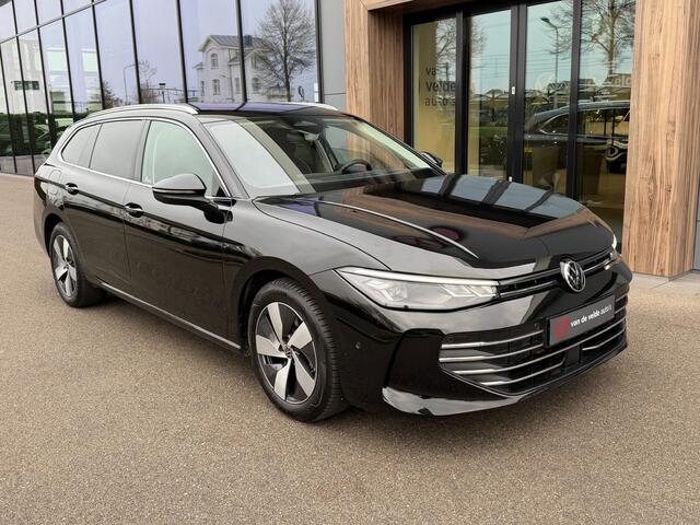 Volkswagen PASSAT Variant 1.5 eHybrid Business | Trekhaak | Alcantara | Head-up | Camera | Rijklaar incl. garantie
