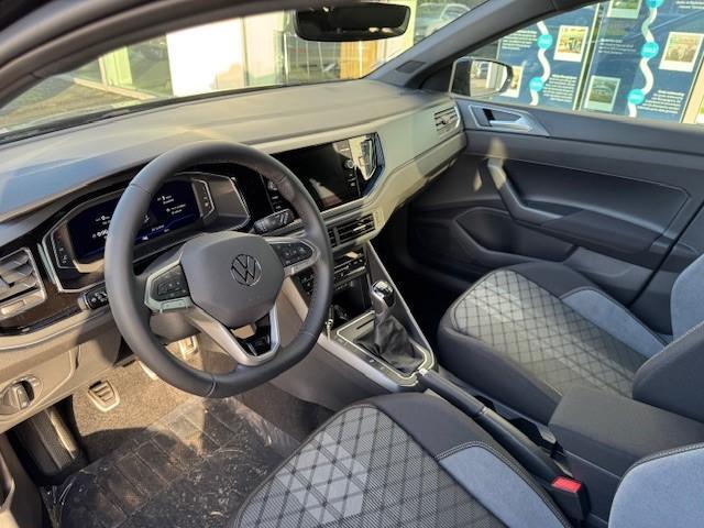 Volkswagen POLO R-Line-Edition 1.0 70 kW / 95 pk TSI Hatchback 5 v ersn. Hand | Camera | Stoelverwarming | Navigatie | Travel Assist | App Connect |