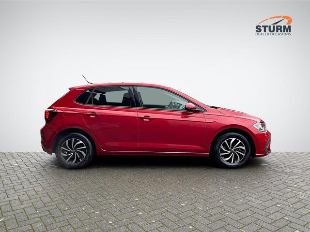 Volkswagen POLO 1.0 TSI Life | Apple Carplay/Android Auto | Stoelverwarming | LED Koplampen | Park. Sensoren | Rijklaarprijs!