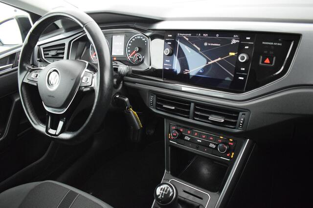 Volkswagen POLO 1.0 TSI 95pk Highline Stoelverwarming Navigatie Climate Control