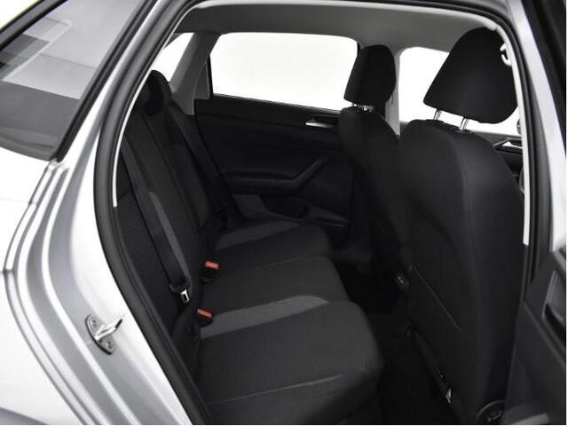 Volkswagen POLO Life Edition 1.0 TSI 95 pk 5 versn. Hand · Airconditioning automatisch, 2-zone (climatronic) · regensensor ·