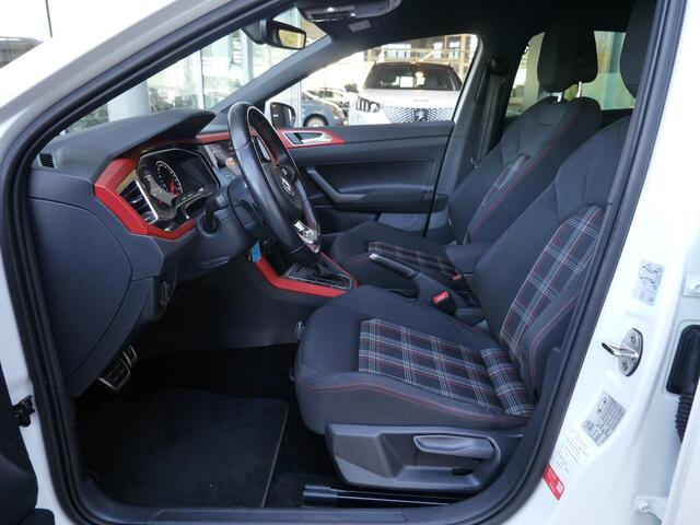 Volkswagen POLO 2.0 TSI GTI | 200PK | DSG | Achteruitrijcamera | ACC | Parkeersensoren V+A | Lichtmetalen velgen | Android auto / Apple carplay