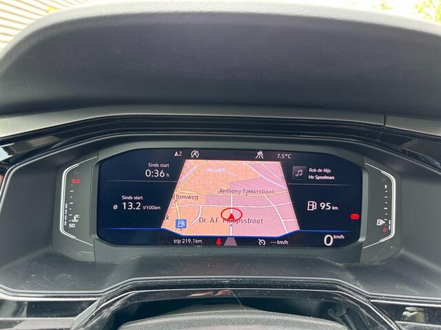 Volkswagen POLO 1.0 TSI Comfortline Business R-Line Camera Virtual cockpit C