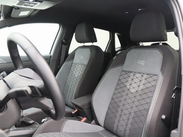 Volkswagen POLO 1.0 TSi 110 Pk Automaat R-Line Business | LED | 16 Inch | Privacy Glass | Parkeersensoren V+A | Camera | CarPlay | 13.716 Km!!