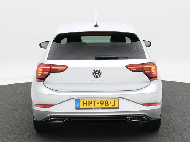 Volkswagen POLO 1.0 TSi 110 Pk Automaat R-Line Business | LED | 16 Inch | Privacy Glass | Parkeersensoren V+A | Camera | CarPlay | 13.716 Km!!