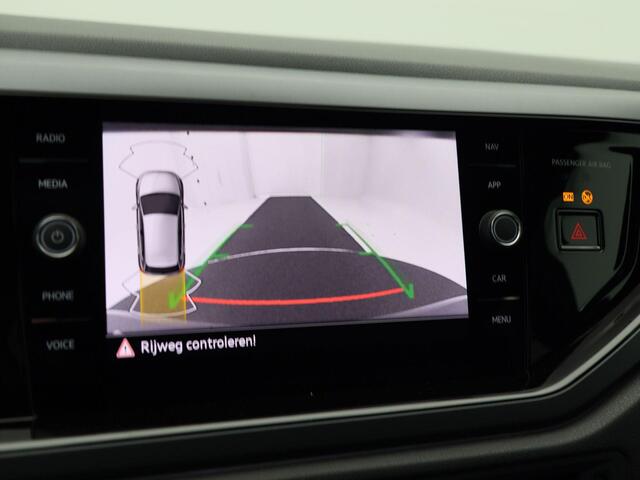 Volkswagen POLO 1.0 TSi Automaat R-Line Business | Adaptive Cruise | CarPlay | Parkeersensoren | Bluetooth | Camera | 16 Inch | 16.130 Km!!