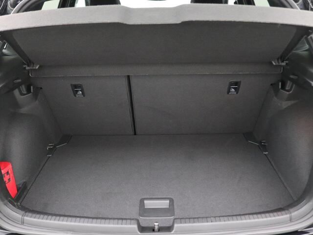 Volkswagen POLO 1.0 TSI R-Line 95PK DSG matrix led, adaptive cruise met travel assist, panoramisch schuifdak, stoelverwarming, navigatie, 17" lichtmetaal