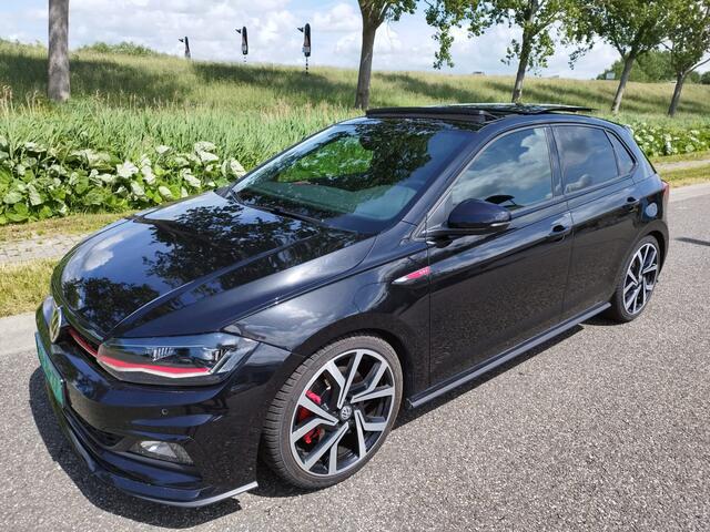 Volkswagen POLO 2.0 TSI GTI ** DSG ** VC ** Panodak ** 18 inch ** Beats Audio ** NAVI ** Carplay **