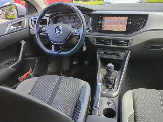 Volkswagen POLO 1.0 TSI Highline / Navigatie / App connect / Climate controle / Parkeersensoren V+A / Lichtmetaal 16 inch /