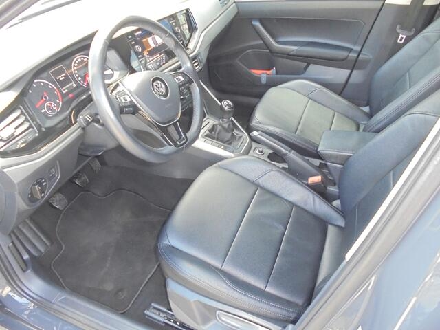 Volkswagen POLO 1.0 MPI Comfortline Business Navigatiesysteem, Parkeerassistentie, Airconditioning, Trekhaak, Lederen Bekleding