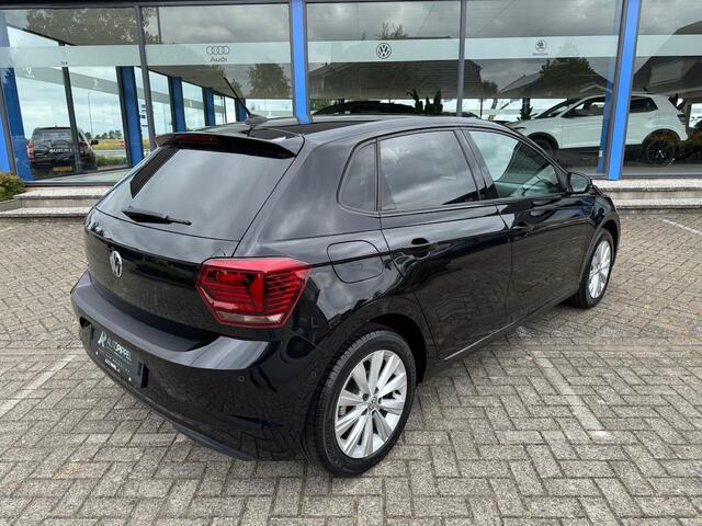 Volkswagen POLO 1.0 TSI Highline | Navi | DSG | Trekhaak | Mooi auto!