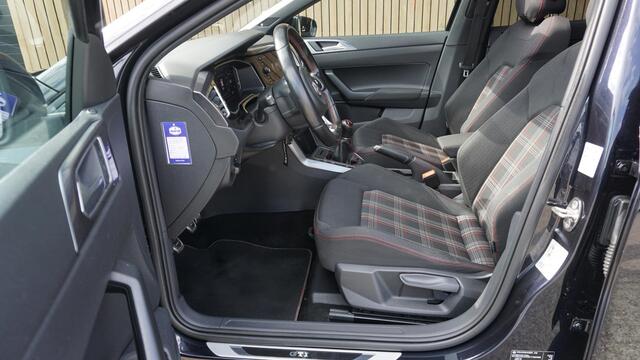 Volkswagen POLO 2.0 TSI 200pk GTI Pano.Dak Virtual Cockpit 18inch LM Beats VW-Drive Modus *Verlaagd* Nette staat!