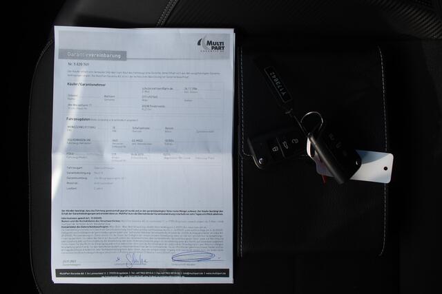 Volkswagen POLO 1.0 TSI Comfortline Navigatie/Airco/Adaptive cruise control/Parkeersensoren rondom/Stoelverwarming/Multifunctioneel stuurwiel/Lichtmetalen velgen.