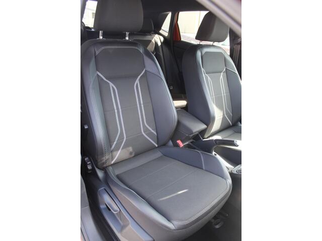 Volkswagen POLO 1.0 TSI Comfortline Navigatie/Airco/Adaptive cruise control/Parkeersensoren rondom/Stoelverwarming/Multifunctioneel stuurwiel/Lichtmetalen velgen.