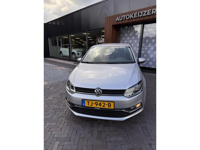 Volkswagen POLO 1.2 TSI Comfortline Navi Mistlamp 15"L.M. Multimedia Airco