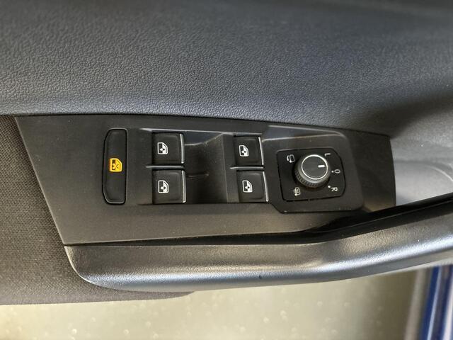 Volkswagen POLO 1.0 TSI 110pk DSG R-Line · Camera · Apple/Android Car Play · ACC · 16'' Velgen ·