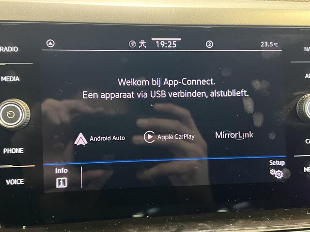 Volkswagen POLO 1.0 TSI R-Line Business | Navigatie/Android/Apple Carplay | LM Velgen 17" | Voorstoelen Verwarmd | Cruise Control Adaptief | Matrix LED Koplampen | Airco |
