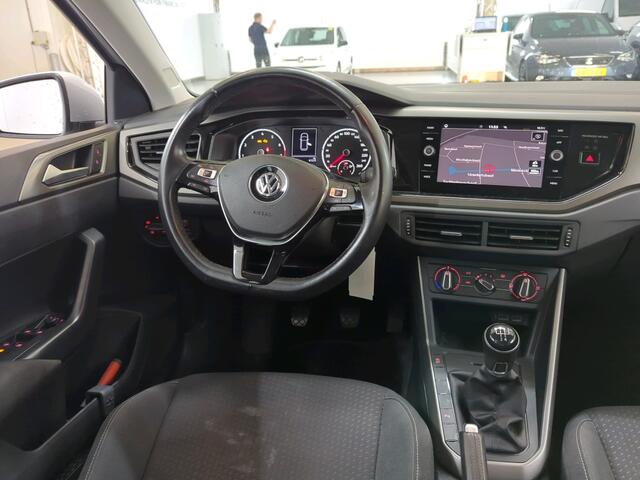 Volkswagen POLO 1.0 TSI 95pk Comfortline / Navigatie / Parkeersensoren / Airco