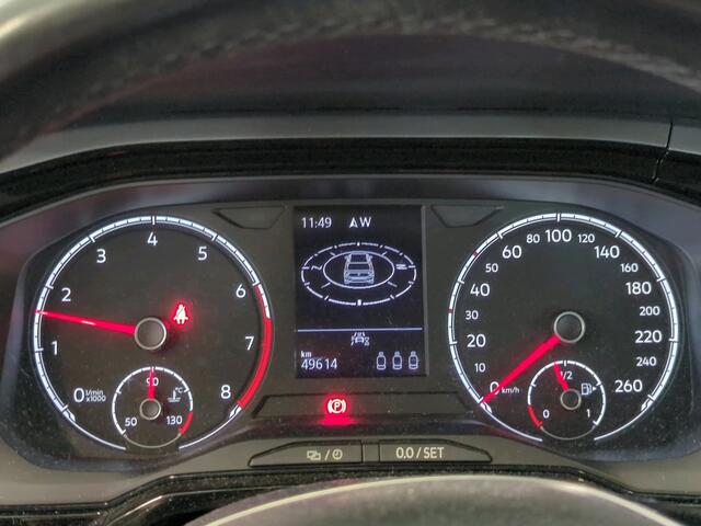 Volkswagen POLO 1.0 TSI 95pk Comfortline / Navigatie / Parkeersensoren / Airco