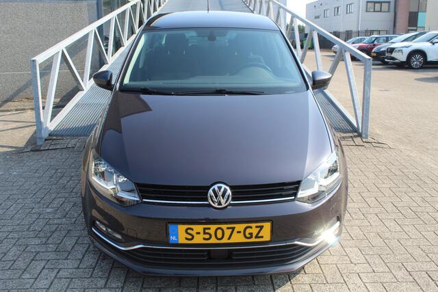Volkswagen POLO 1.2 TSI Allstar Automaat/Adaptive cruise control/Stoelverwarming/Parkeersensoren rondom/Climate control/LED koplampen/16'' Lichtmetalen velgen.