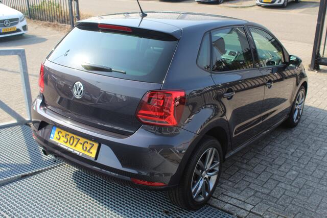 Volkswagen POLO 1.2 TSI Allstar Automaat/Adaptive cruise control/Stoelverwarming/Parkeersensoren rondom/Climate control/LED koplampen/16'' Lichtmetalen velgen.