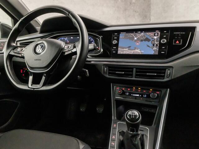 Volkswagen POLO 1.0 TSI R-Line Sport (VIRTUAL COCKPIT, LEDER, APPLE CARPLAY, CLIMATE, ZWART HEMEL, ADAPTIVE CRUISE, AUTOMATISCH INPARKEREN, SPORTSTOELEN, LM VELGEN, DAB+, PARKEERSENSOREN, NIEUWSTAAT)