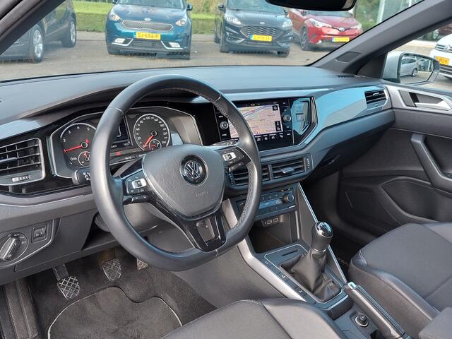 Volkswagen POLO 1.0 TSI 95pk Highline Executive 5-Deurs | Navi | Apple Carplay+Android Auto | Clima | Adap.Cruise | Sfeerverlichting | Licht+Regensensor | Privacy Glass | 16''lm