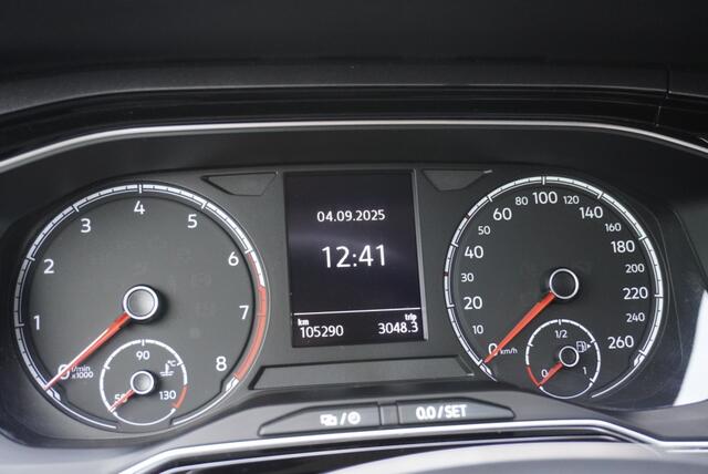 Volkswagen POLO 1.0 TSI Highline 116PK CarPlay | Park. sensoren | Navigatie | Cl